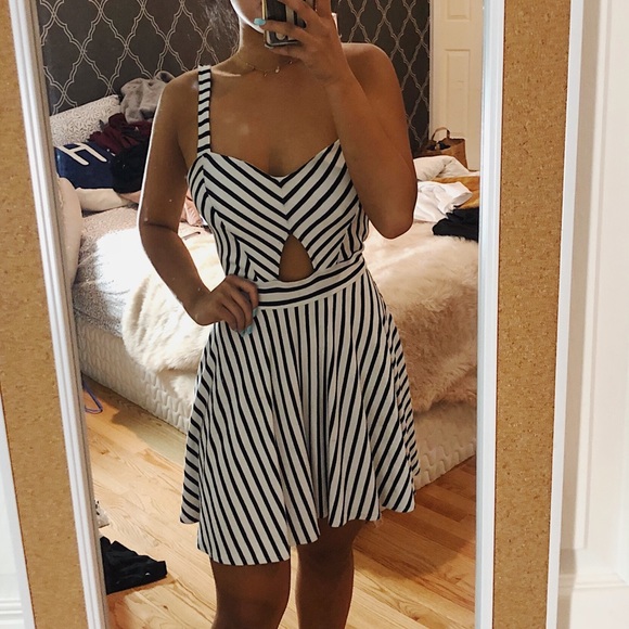 Pacsun | Black and white striped dress - Picture 3 of 4